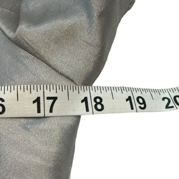 NEW WD.NY Size 4 Silver Shiny Ruffle Neck Button Front Bell Sleeve Top NWT - Picture 5 of 6